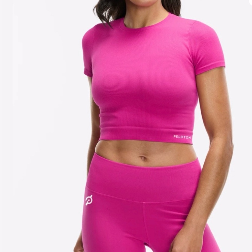 Set!! Peloton Vibrant Pink Crop Top And Leggings Set NWT!!!!